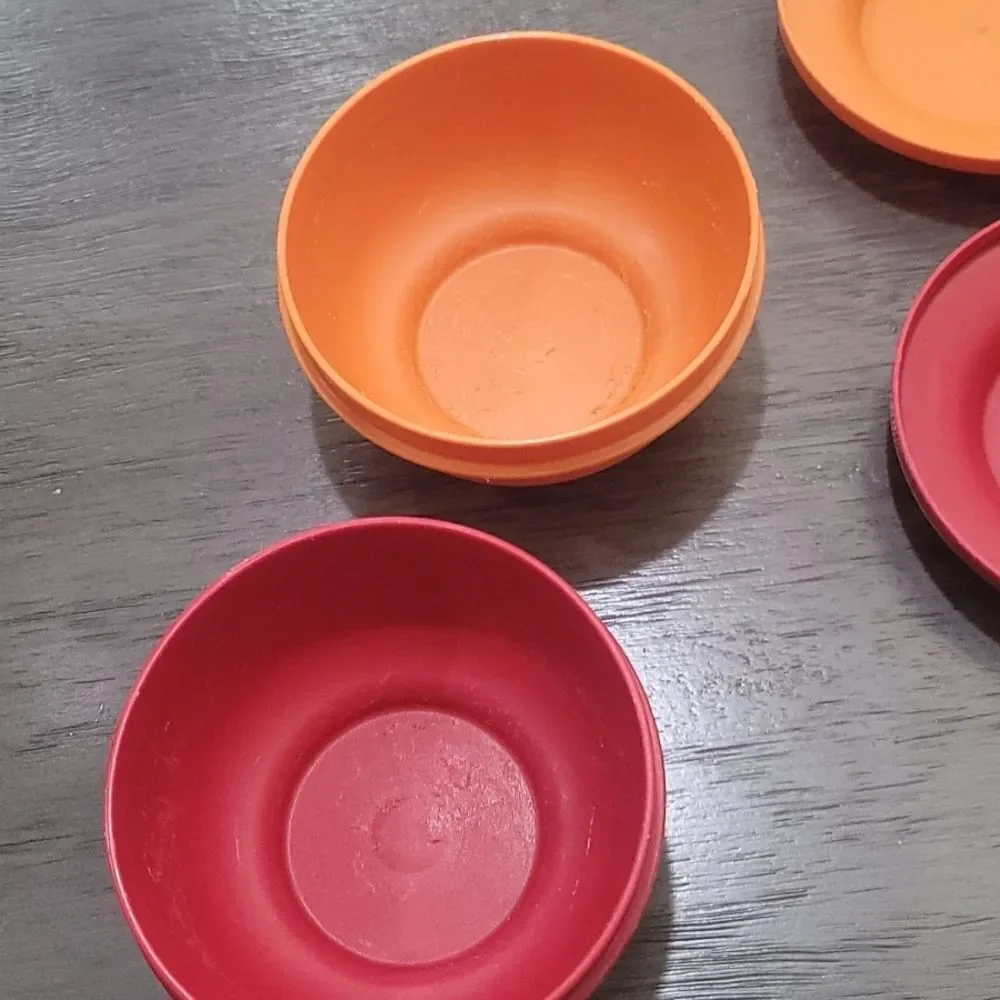 Vintage tupperware bowls‎